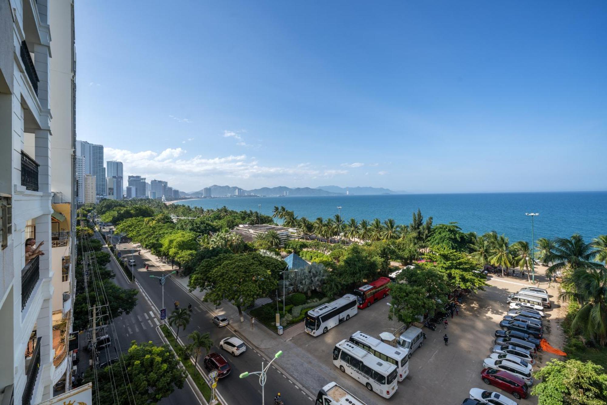 Khach San Nami Nha Trang Hotel Exterior photo